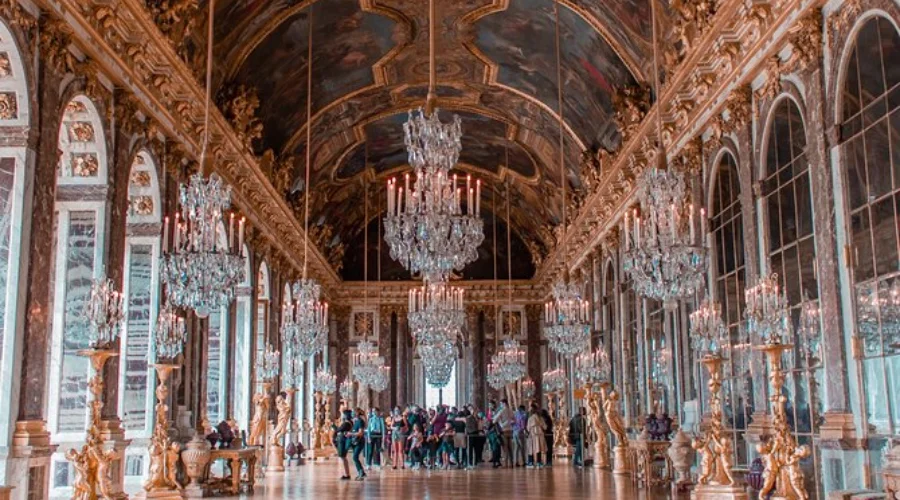 Visit the Palace of Versailles 