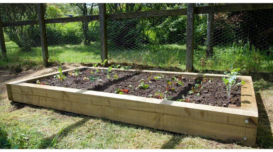 Creative a multi-levelled garden | savewithnerds