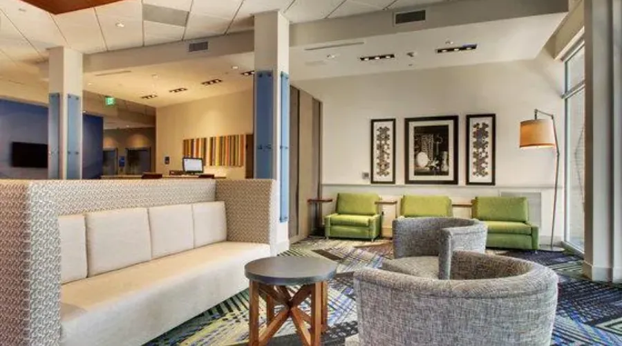 Holiday inn express and suites Summerville 