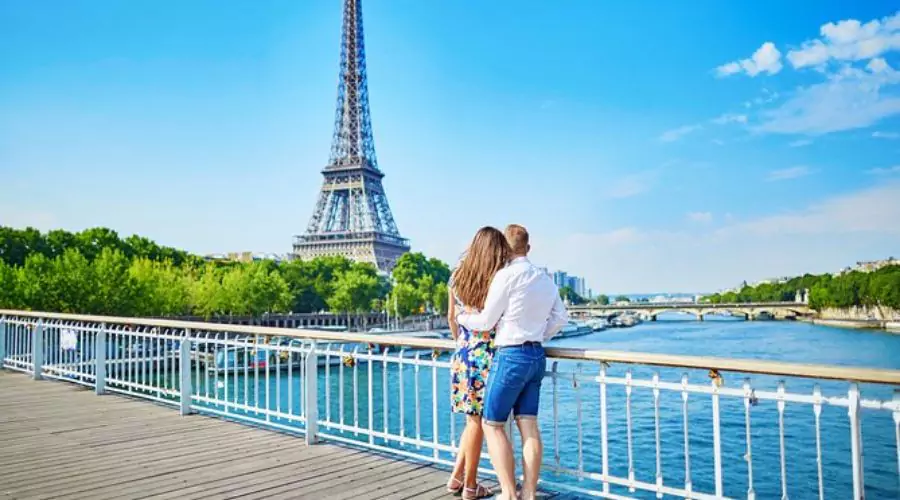 Stay in Paris: 15 days trip to Paris