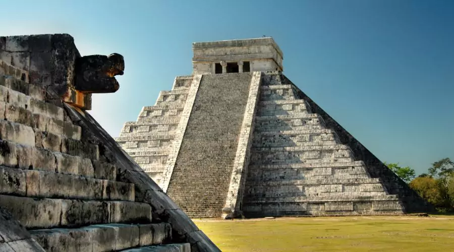 Delve into History at Chichén Itzá