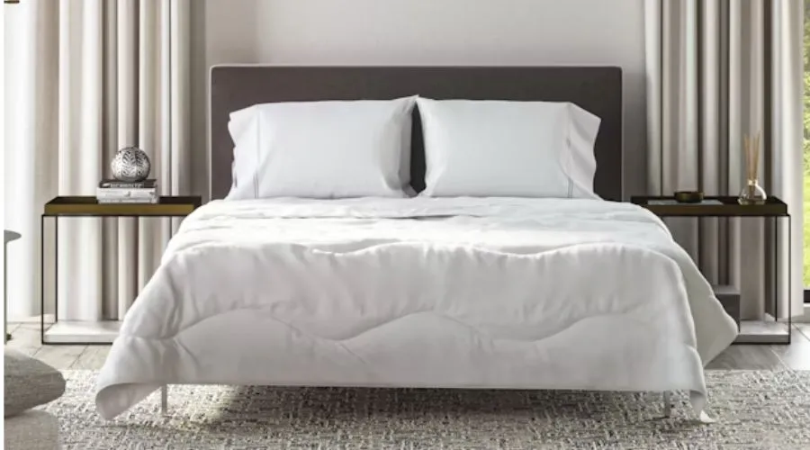 Lightweight Down Alternative Comforter