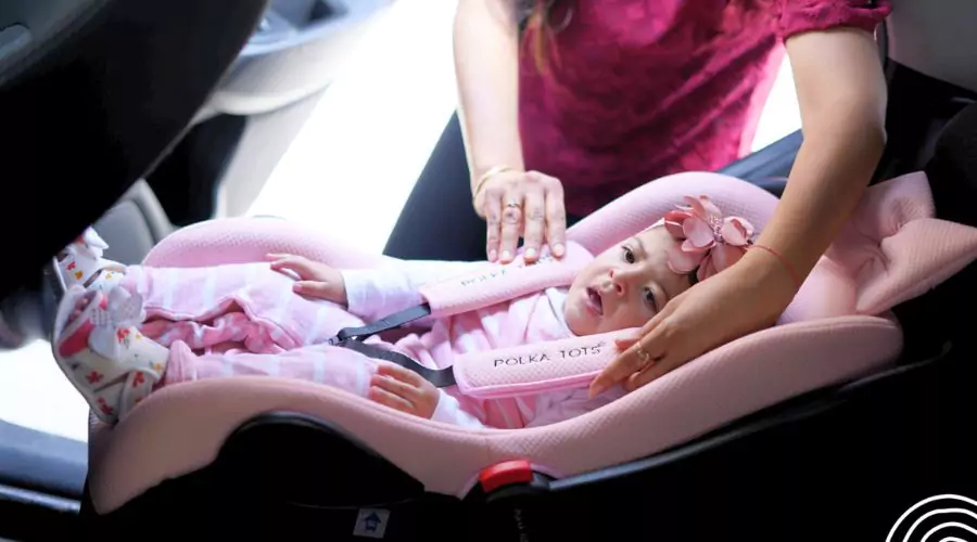 What are the factors to consider when choosing baby car seats?