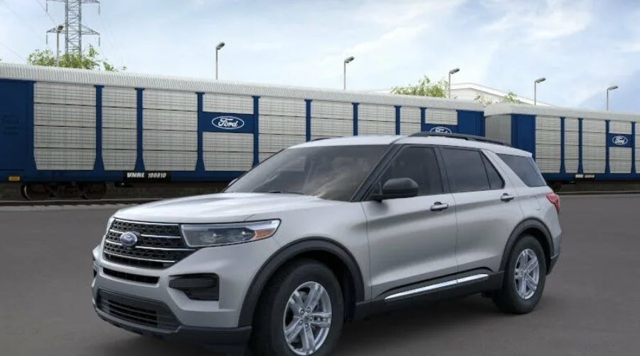 2023 Ford Explorer XLT RWD - Iconic Silver