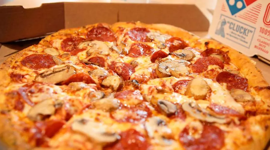 Domino's Cheese and Tomato Pizza