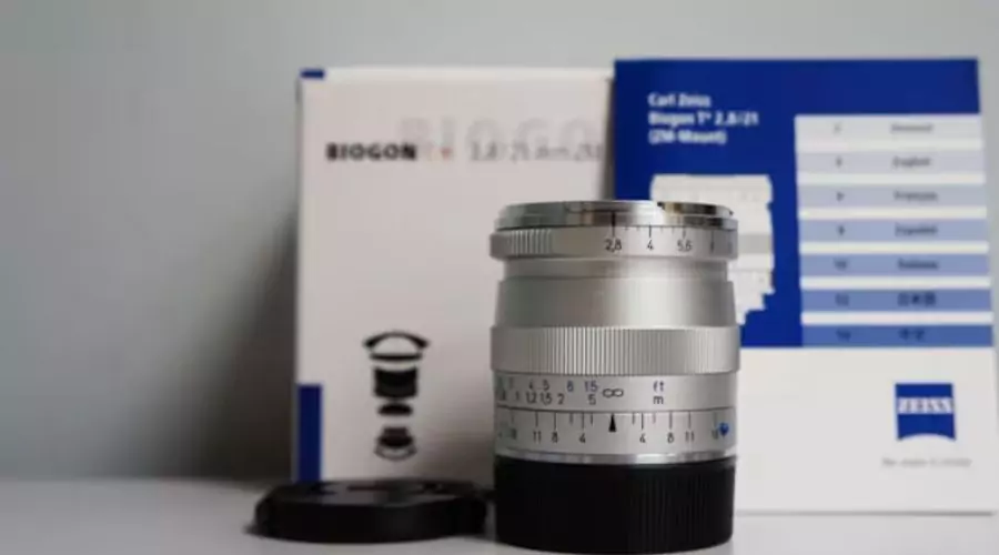 BRAND NEW Carl Zeiss Biogon T* ZM 21mm F/2.8 Lens (Silver) for Leica m