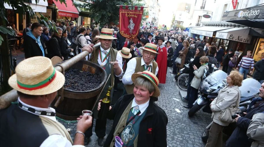 10 Must-See Moments at the Fête des Vendanges à Montmartre