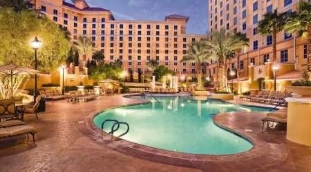 best time to book hotels