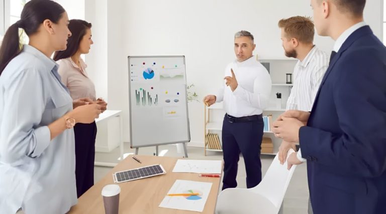 Best Chief Revenue Officer Programs for Sales, Growth, and Revenue Leaders Chief Revenue Officer program